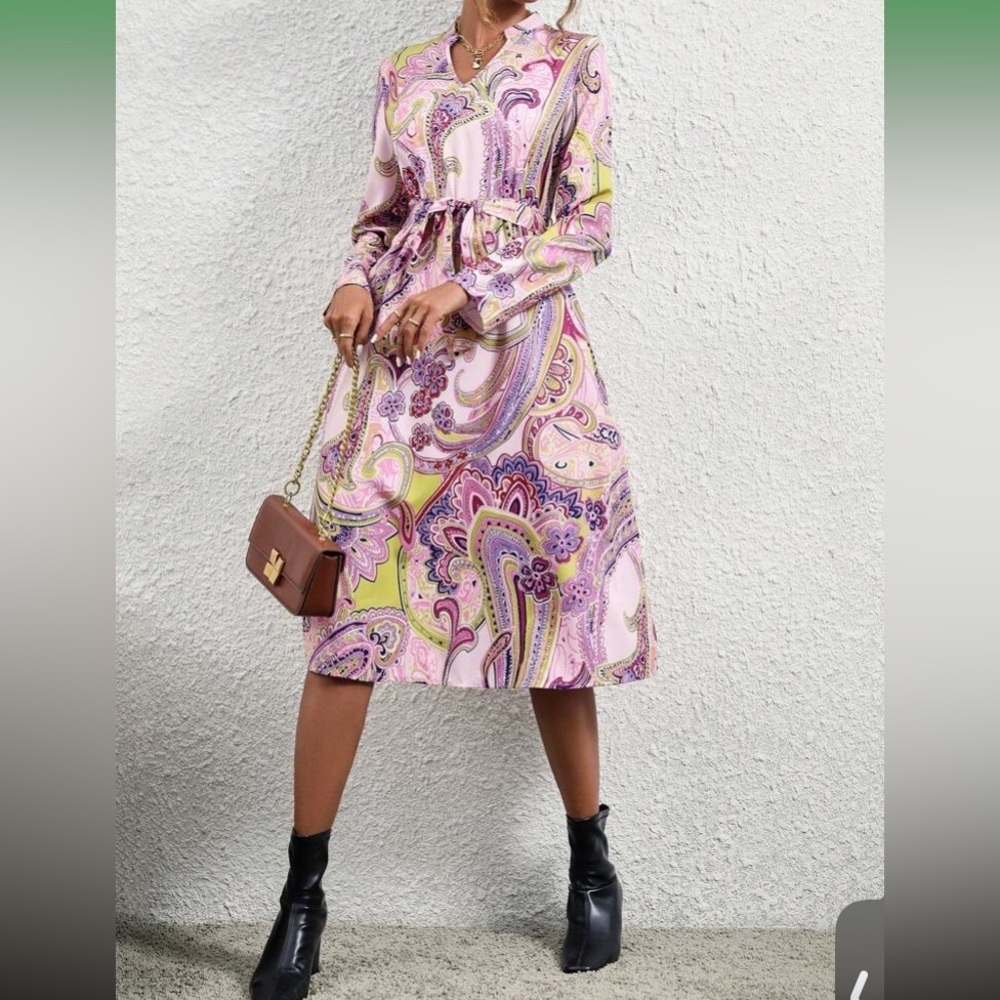 Allover Print Notched Neck Belted Dress size XL new without tag